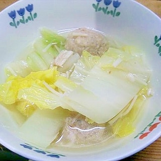 白菜鶏肉団子えのき鍋/いしる風味